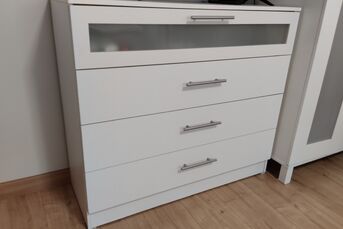 16m na Antoniuku Kobiecie pracującej w LUXUSOWYM m