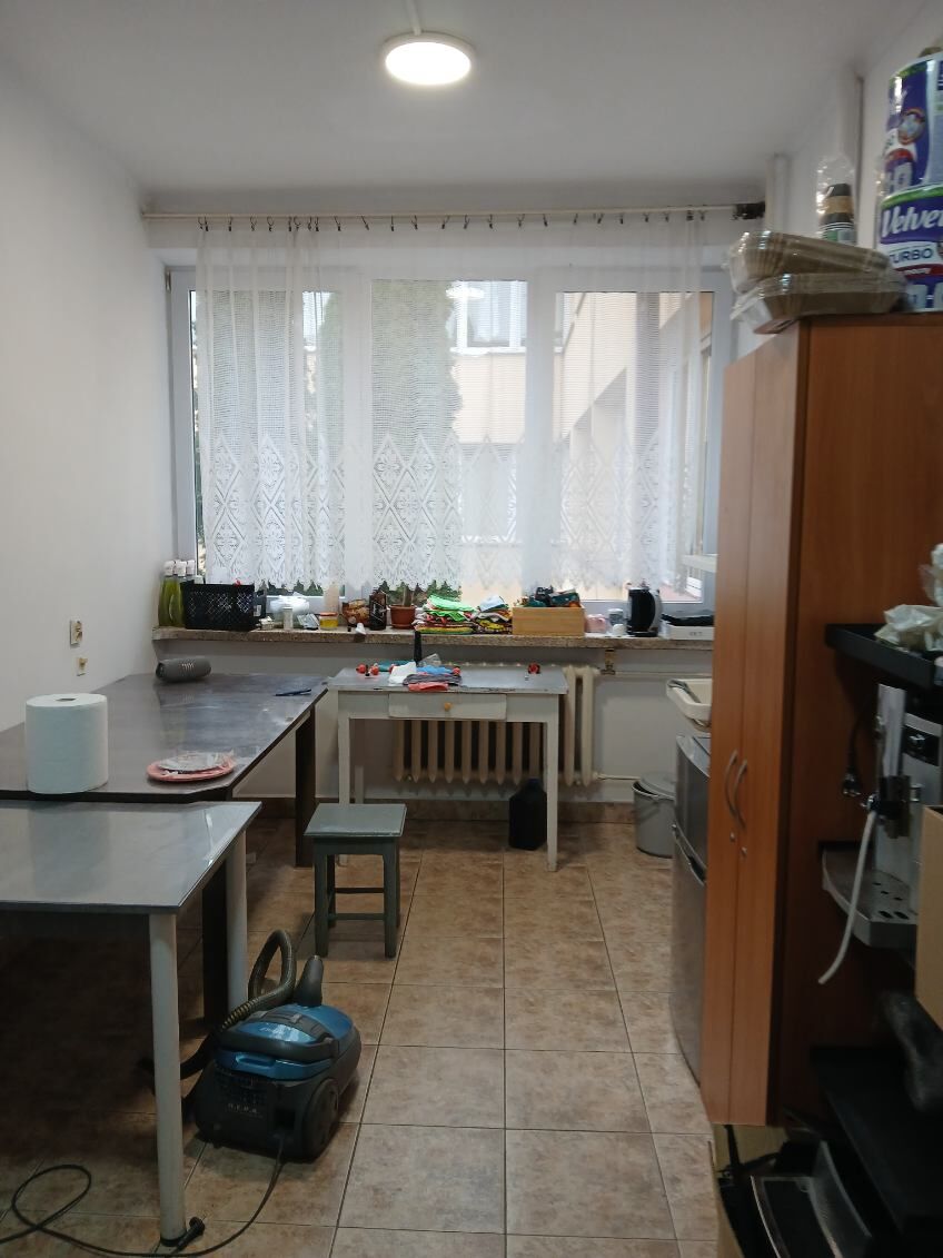 Lokal usługowy 13 m2 w budynku Rzemieślnik