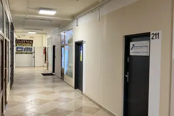 Sprzedam lokal handlowo usługowy św. Rocha