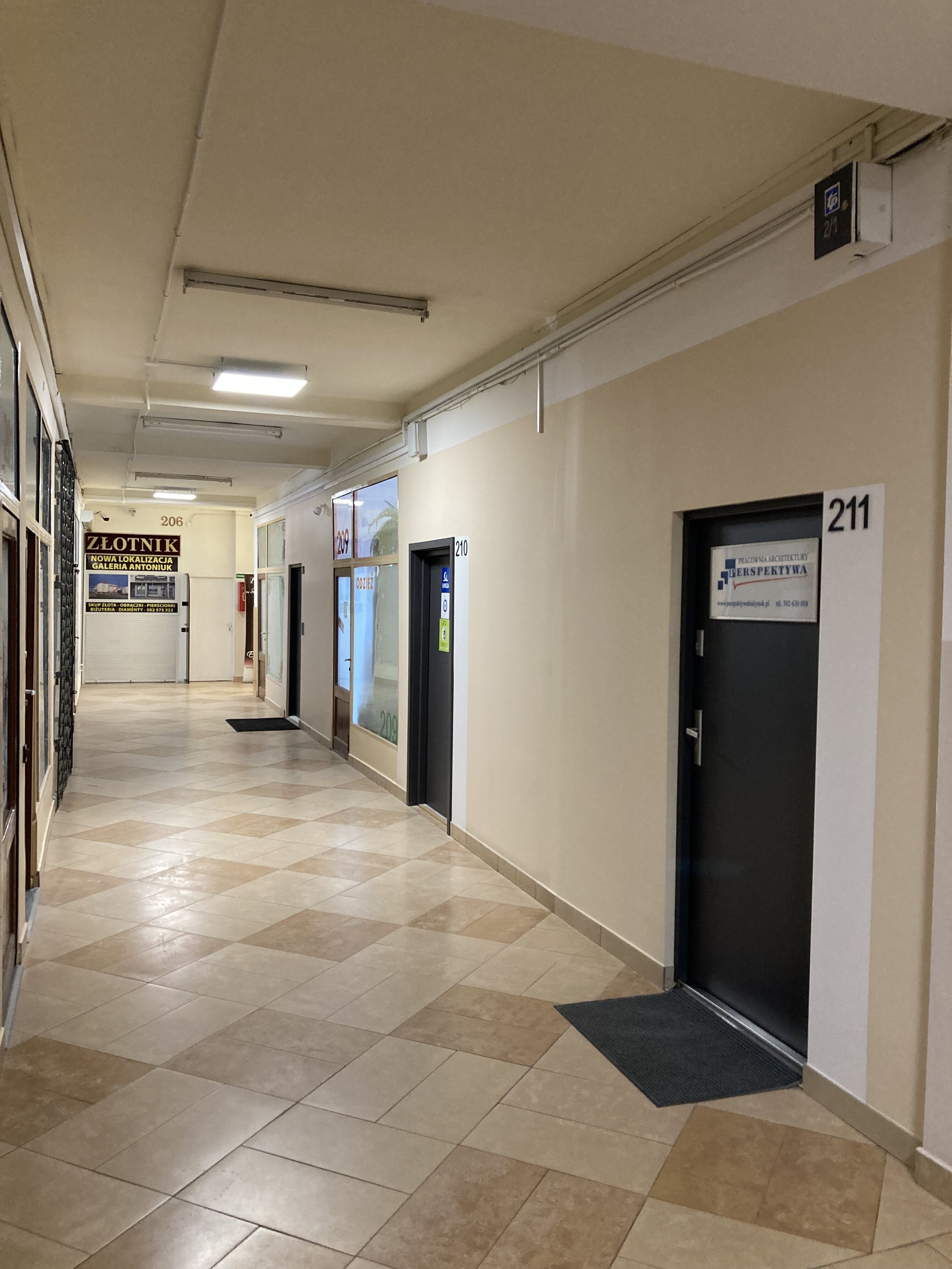 Sprzedam lokal handlowo usługowy św. Rocha