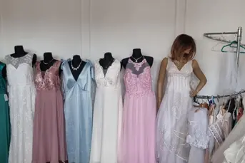 SPRZEDAM TANIO SUKNIE ŚLUBNE 