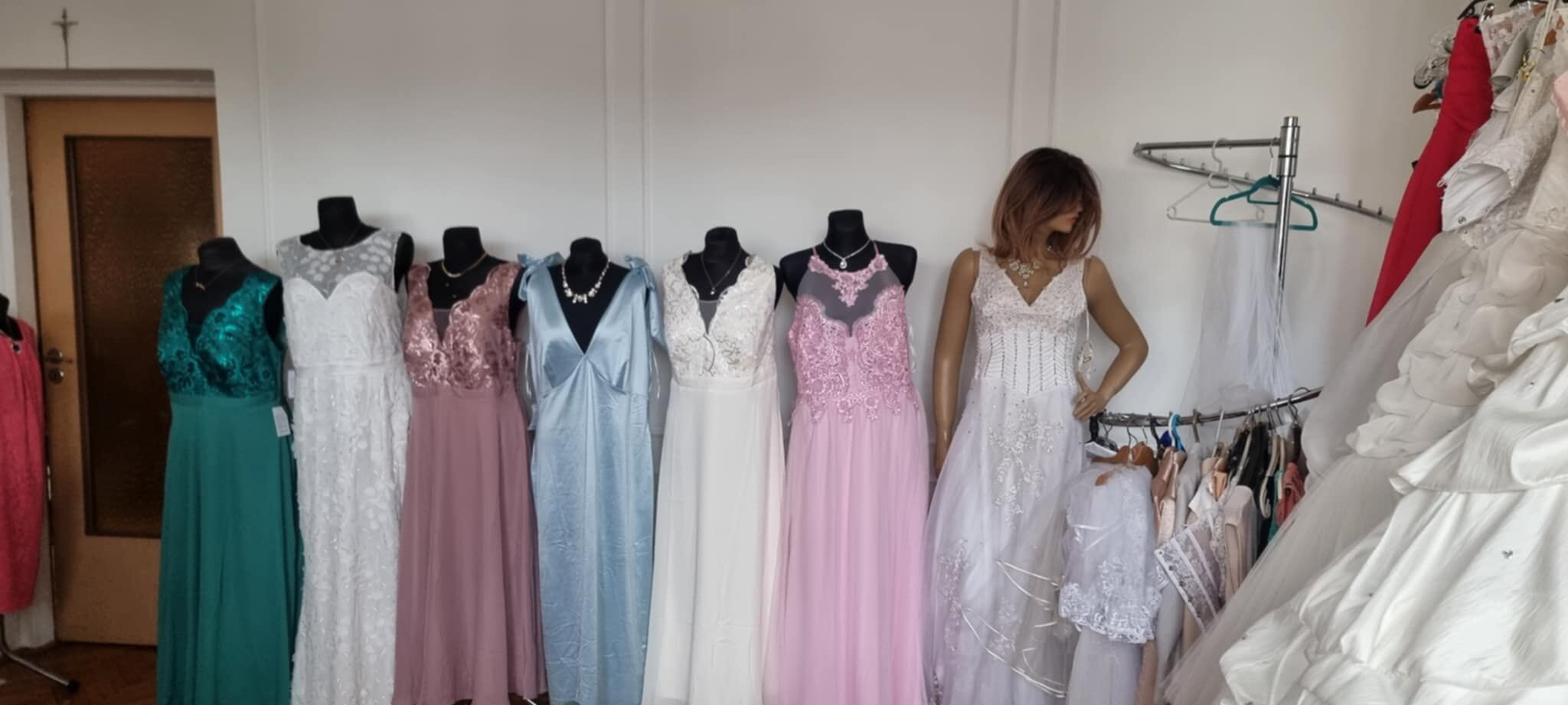 SPRZEDAM TANIO SUKNIE ŚLUBNE 