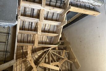 Stany surowe, stropy, schody