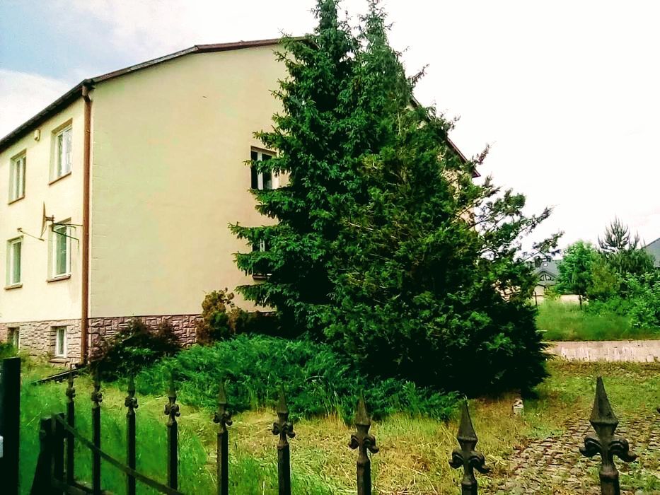 Wspaniały budynek na dużej działce 