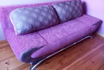 Piękna rozkładana kanapa z funkcją spania