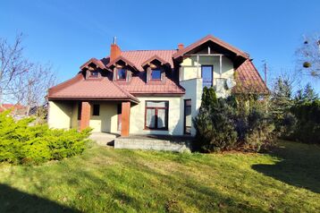 Dom parterowy z poddaszem użytkowym 175/1604m2, NAREW