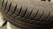 Sprzedam 4 felgi i 3 opony zimowe Continental 