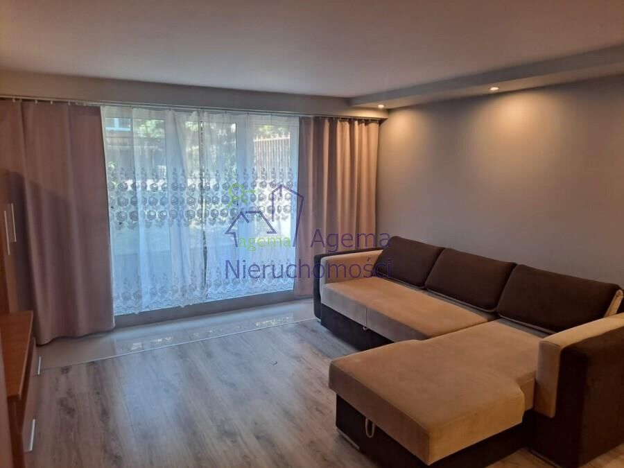 DOM W ZABUDOWIE BLIŹNIACZEJ NA OSIEDLU JAROSZÓWKA