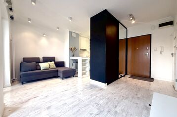 2 pokoje, 1 piętro, blok z windą, Transportowa 