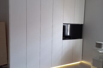 USŁUGI  STOLARSKIE  MEBLE NA WYMIAR  PŁYTA  DREWNO