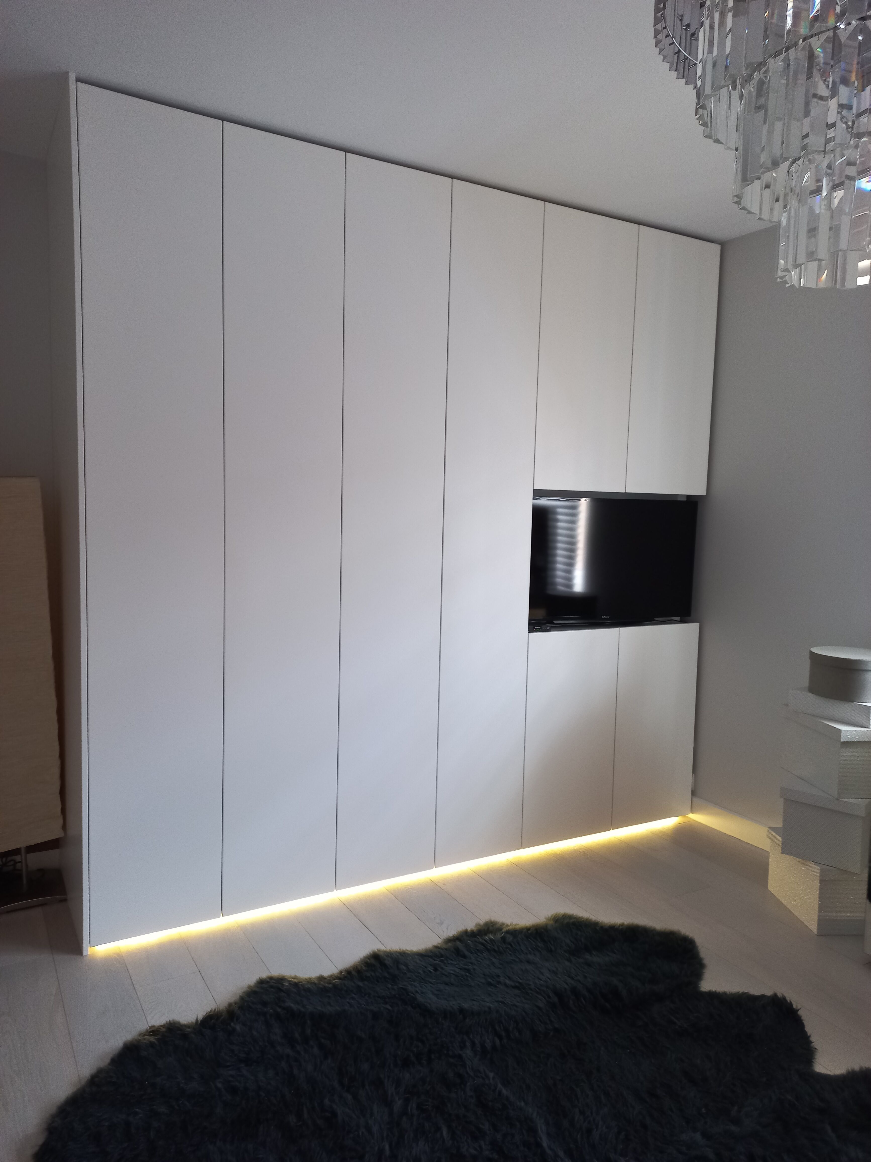 USŁUGI  STOLARSKIE  MEBLE NA WYMIAR  PŁYTA  DREWNO