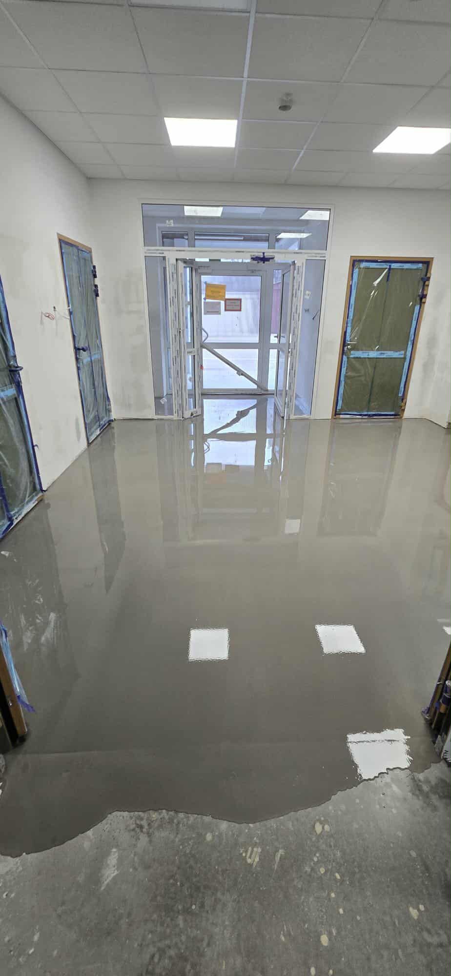 Wylewki samopoziomujące i naprawa podłoża