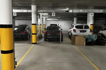 Wynajmę miejsce postojowe w hali garażowej 