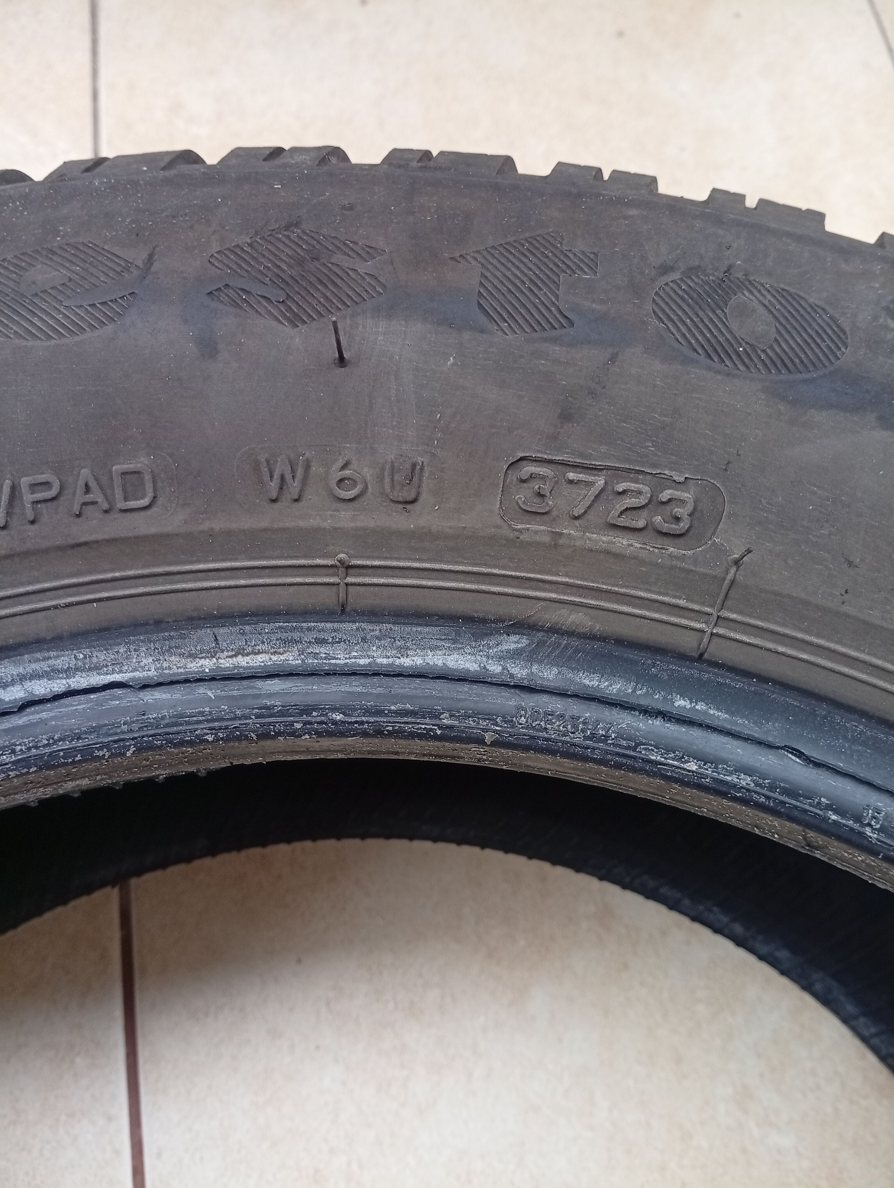 KOMPLET OPON ZIMOWYCH 185/65 R15 88 T; DOT 3723