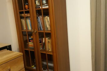 oddam komplet używanych mebli witryna, komoda