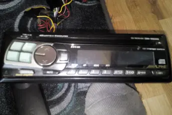 Sprzedam Alpine radio CD samochodowe cdm 9803rr mo