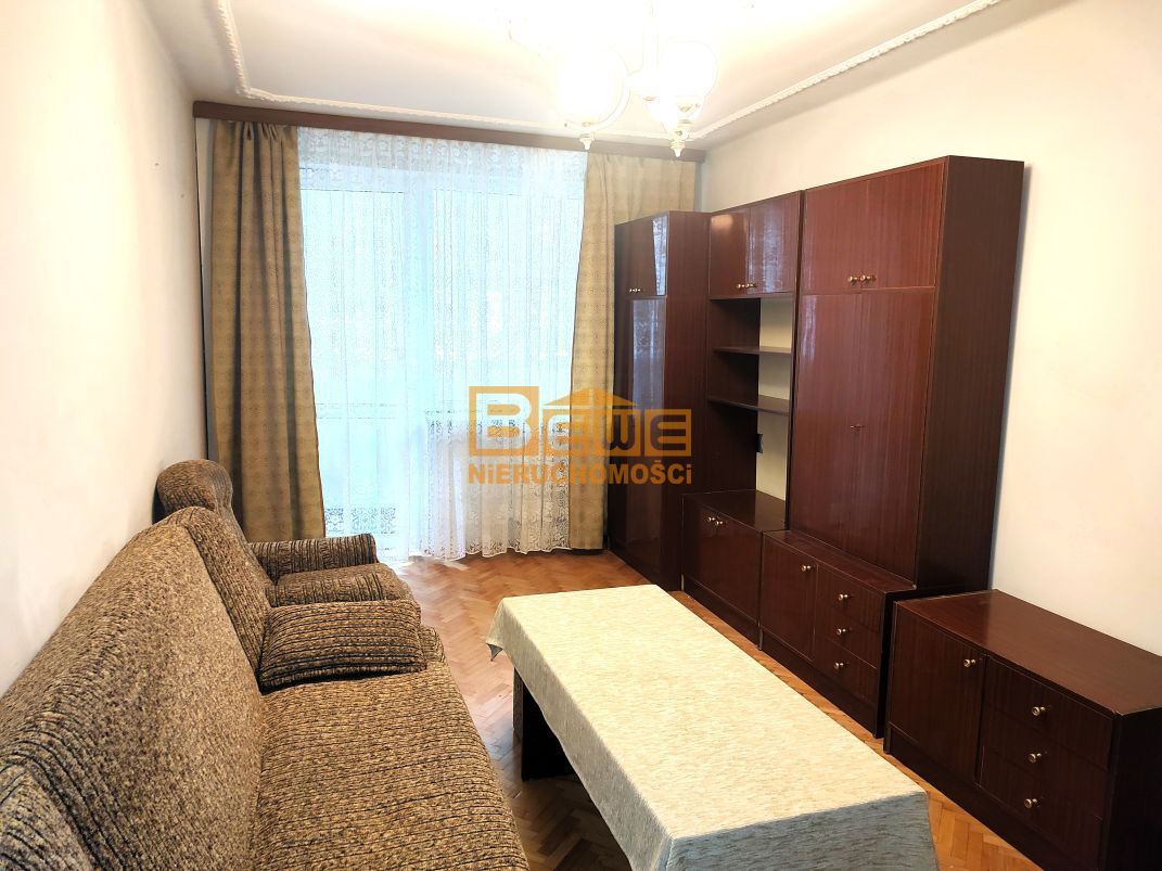 ul. WESOŁA, 2 OSOBNE POKOJE +KUCHNIA I BALKON