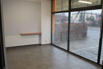 Lokal 17m ,witryna 3x6, ok. centrum