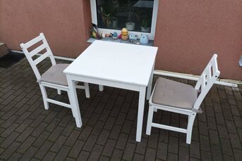 Sprzedam -Stolik + 2 krzesla zestaw z fotki-260zl