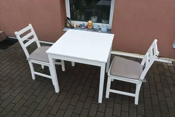 Sprzedam -Stolik + 2 krzesla zestaw z fotki-260zl