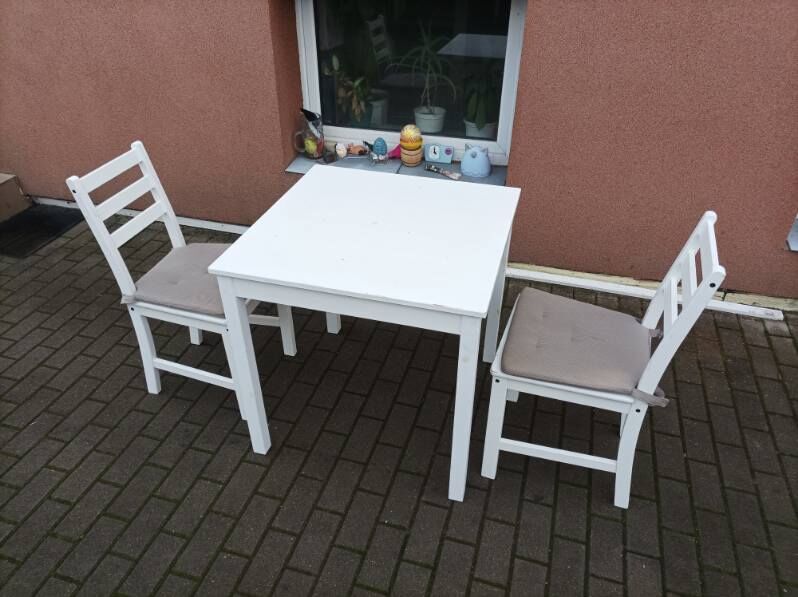 Sprzedam -Stolik + 2 krzesla zestaw z fotki-260zl