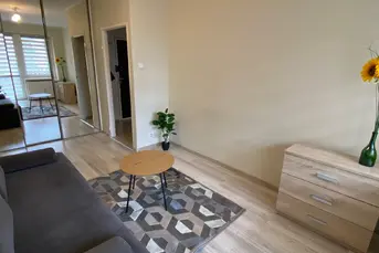 Przytulne mieszkanie Nowe Miasto kawalerka 26m2