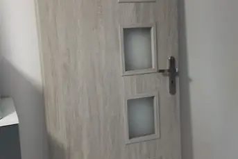 Sprzedam drzwi 80 prawe używane.