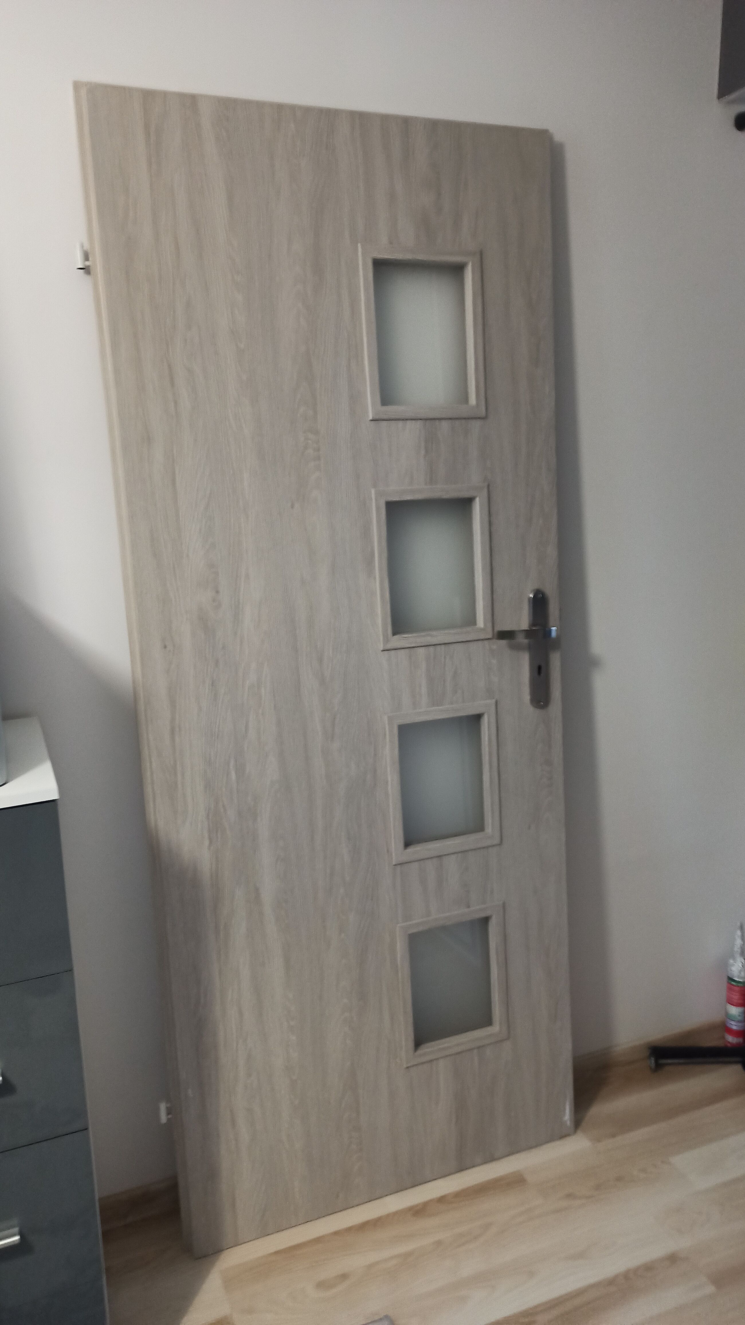 Sprzedam drzwi 80 prawe używane.