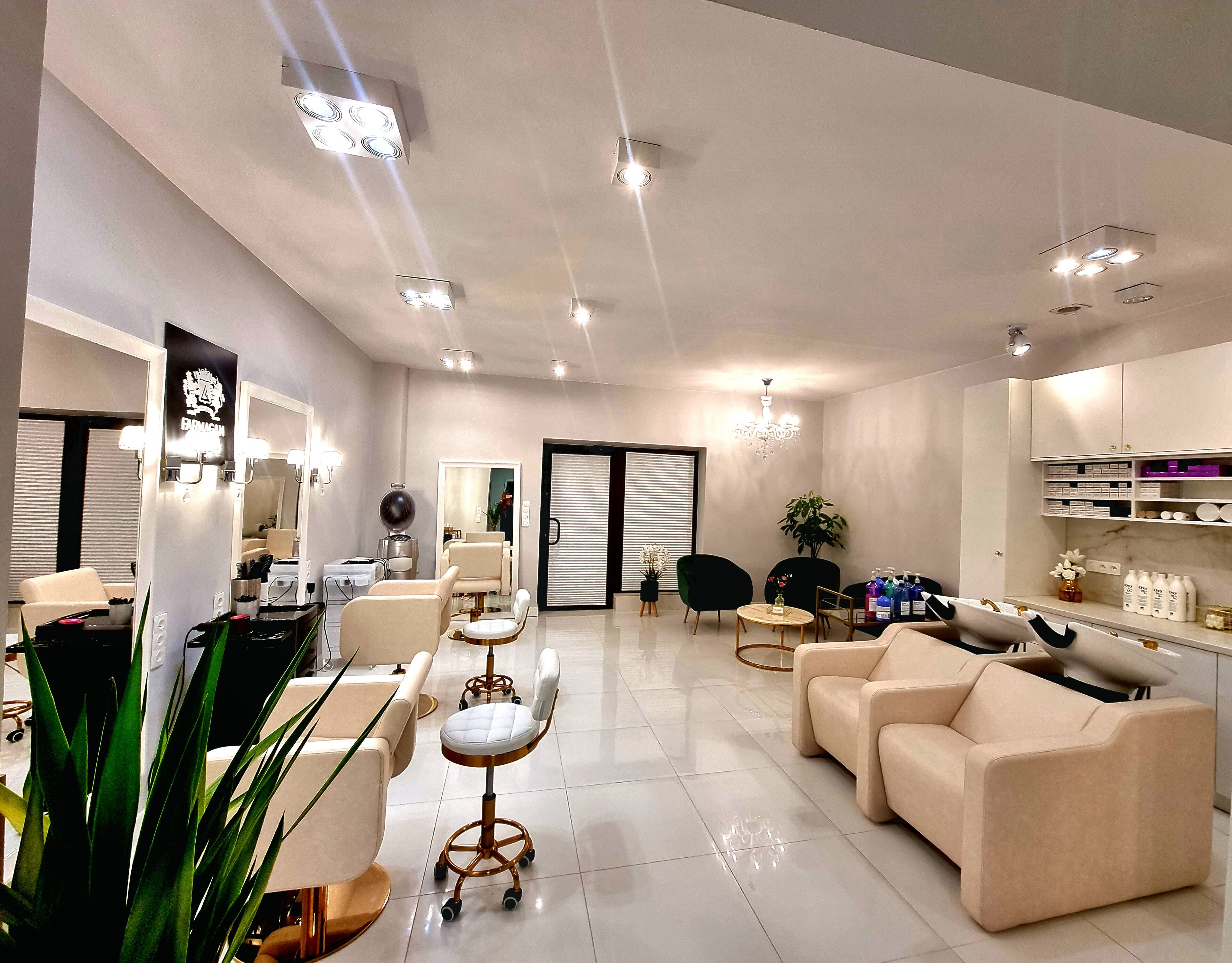 Zatrudnię Fryzjera/Fryzjerkę 