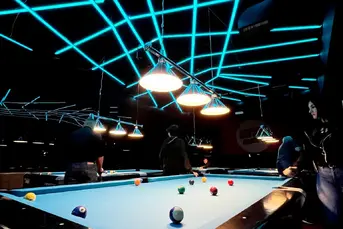 DZIEWCZYNY DO KLUBU BILARDOWEGO 