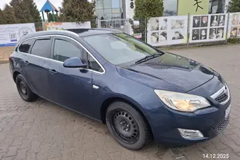 Opel Astra J 2012 rok kombi 1.6 115km +lpg