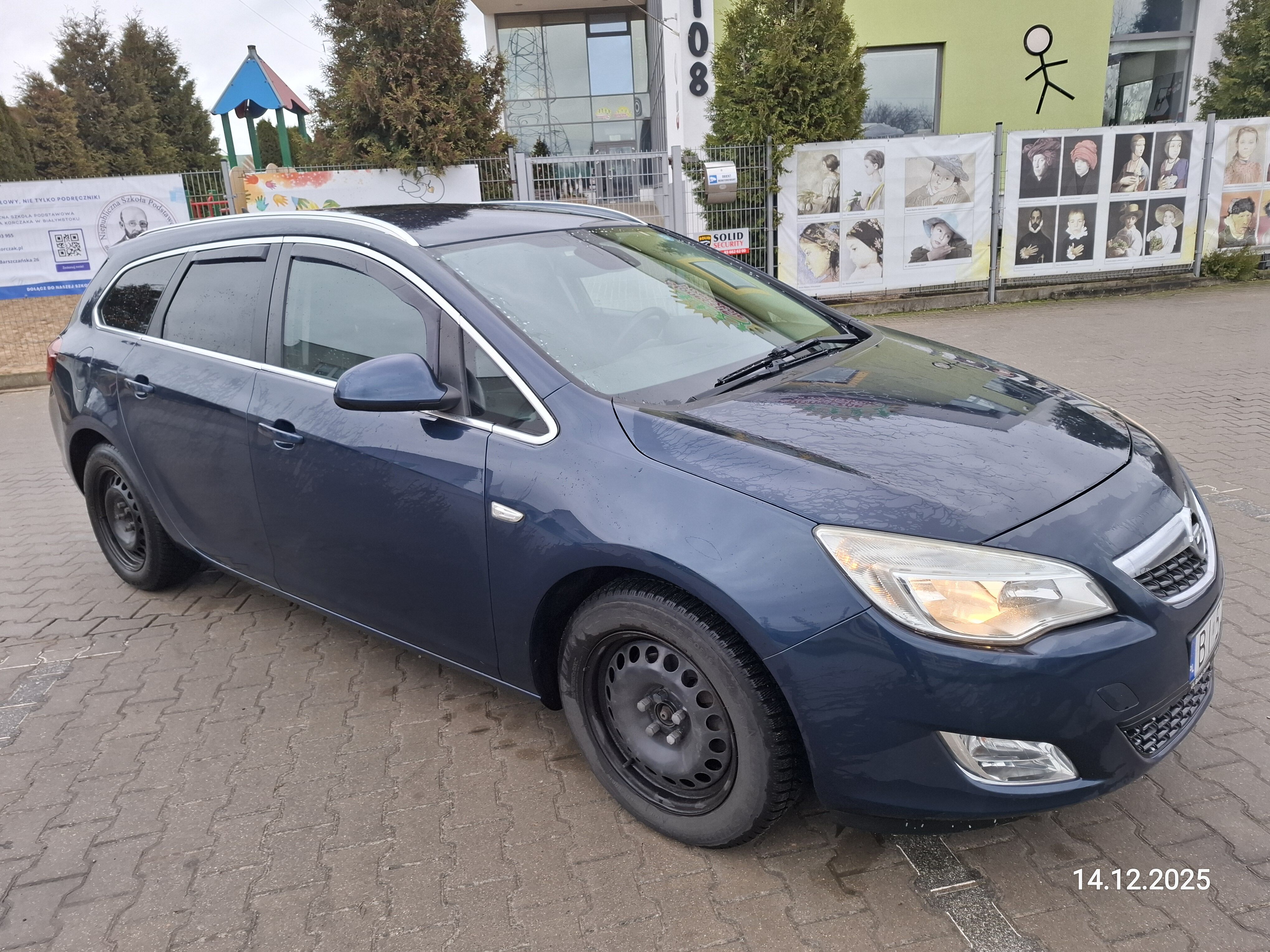 Opel Astra J 2012 rok kombi 1.6 115km +lpg