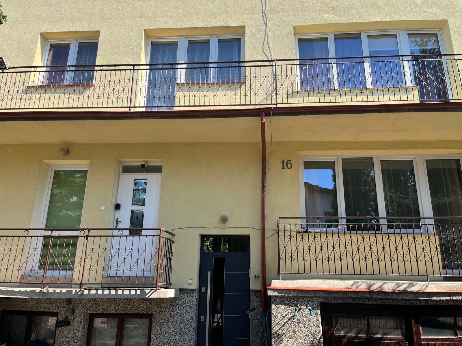 Zamienię duży dom na Nowe Mieszkanie 