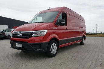 Transport busem towarowym