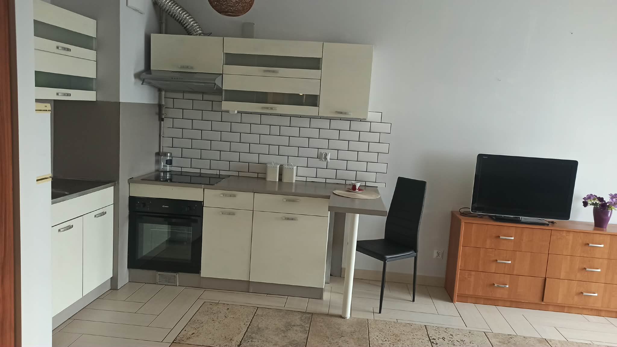 Wynajmę 2-pok mieszkanie  blisko Centrum z garażem