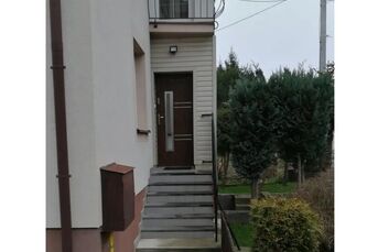 Mieszkanie typu samodzielna kawalerka w willi.