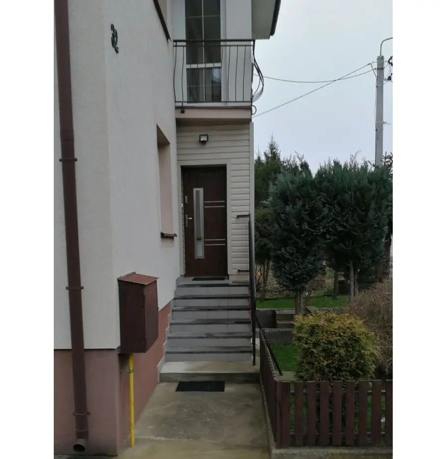 Mieszkanie typu samodzielna kawalerka w willi.