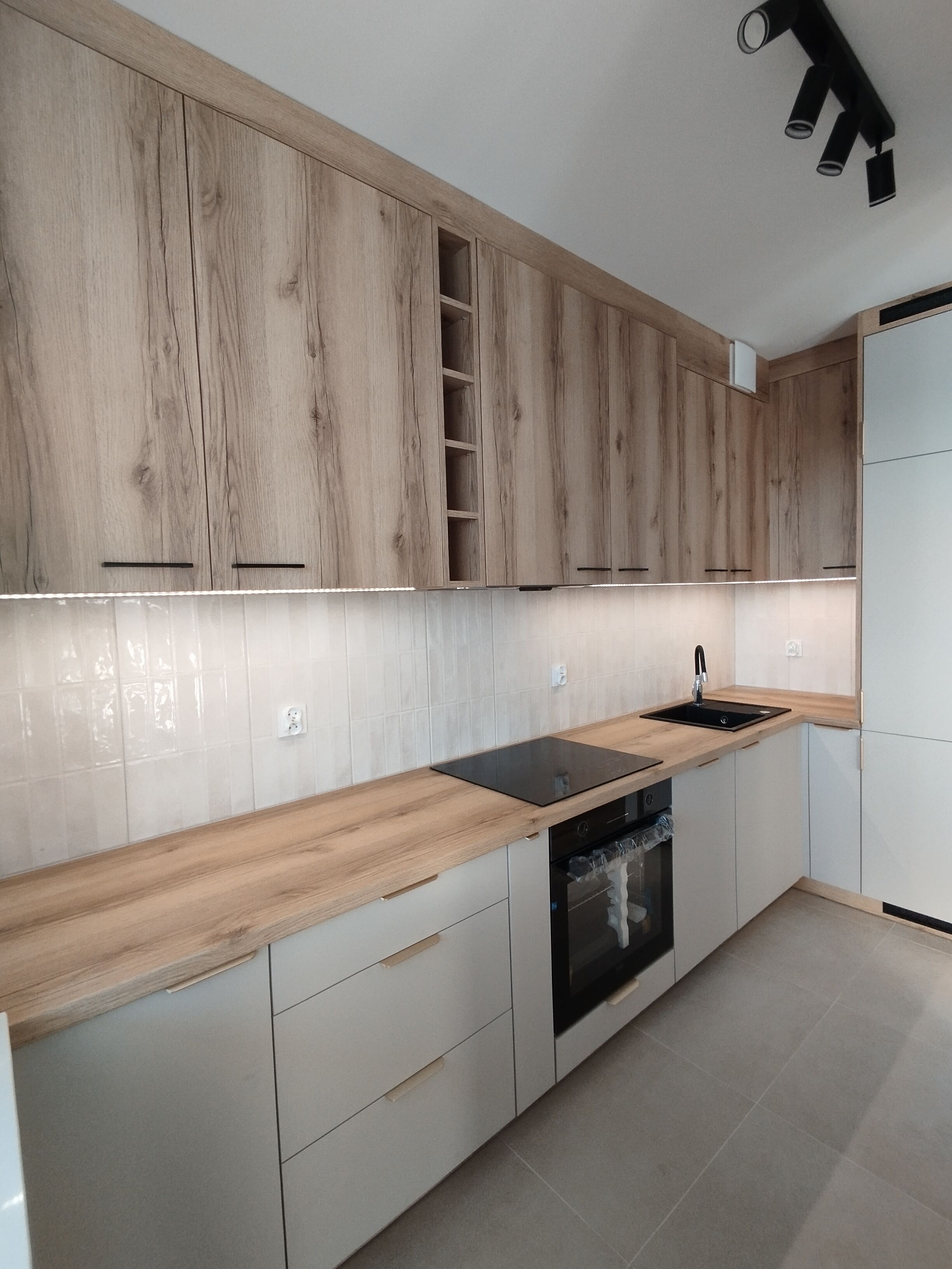 Meble na wymiar kuchnie szafy zabudowy