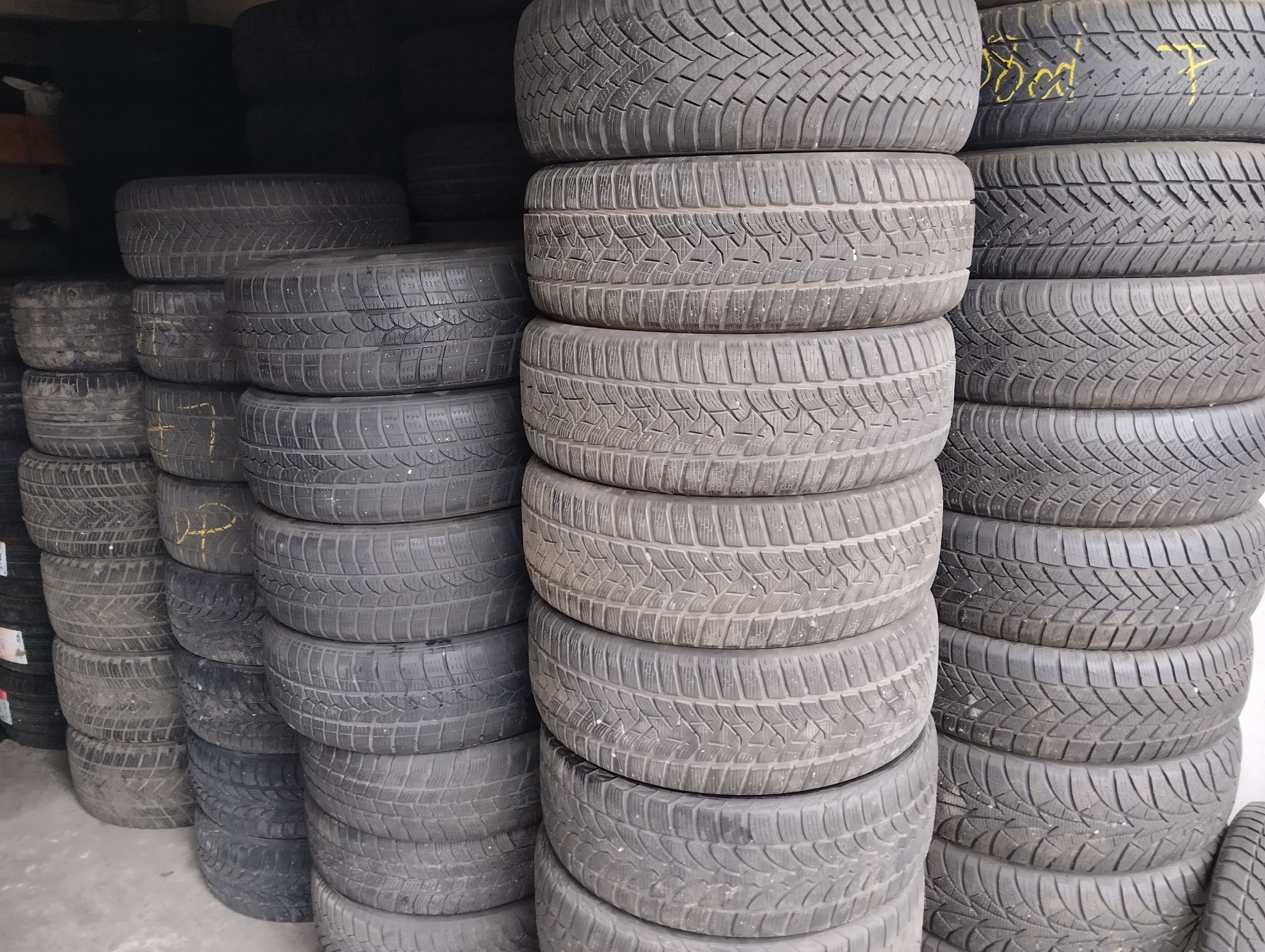 SPRZEDAM OPONY UŻYWANE tel 790 324 705