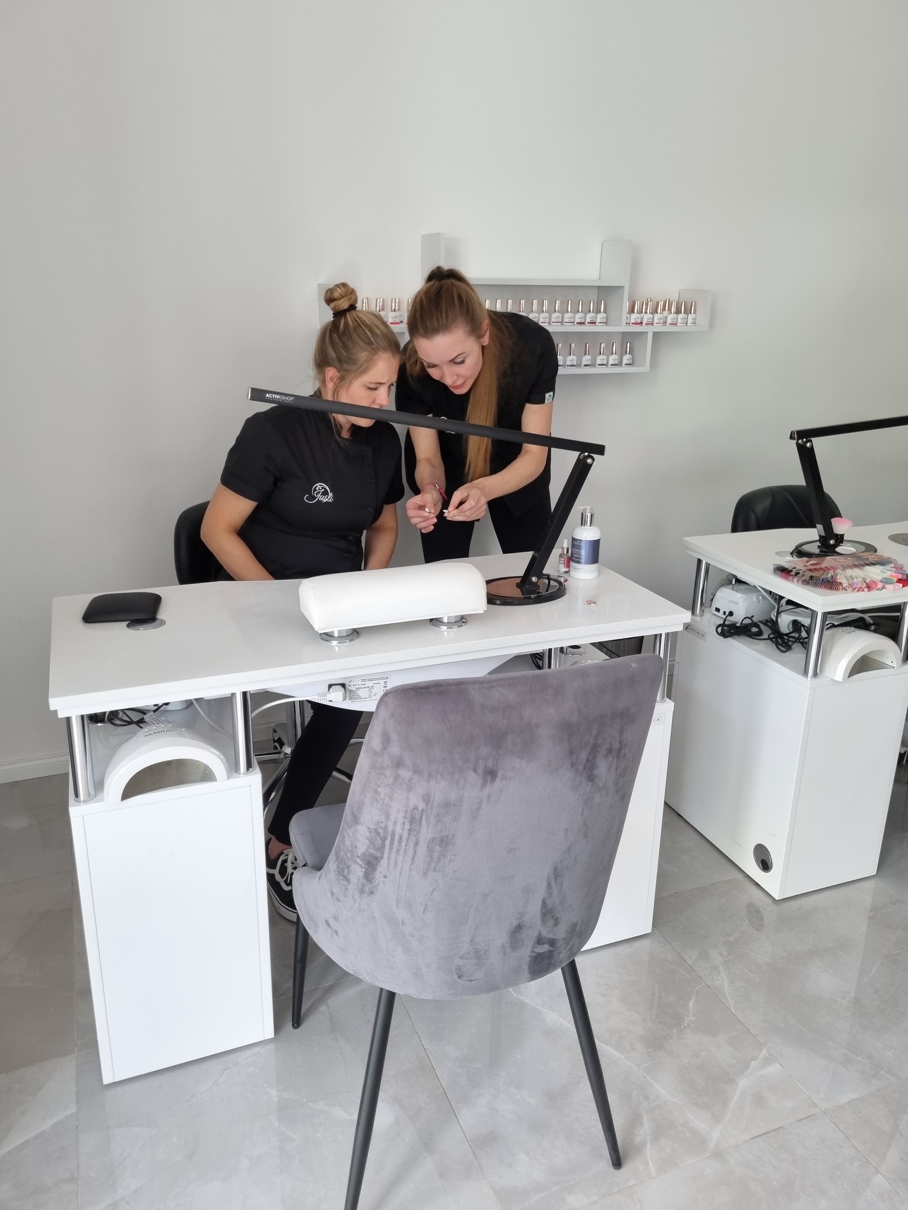 SALON FRYZJERSKO-KOSMETYCZNY poszukuje PARTNERA/PARTNERKI