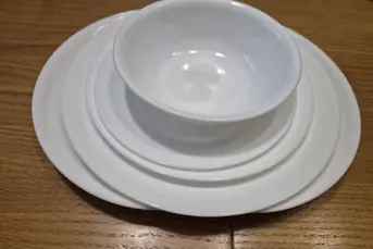 Oddam białe talerze za gorzką czekoladę