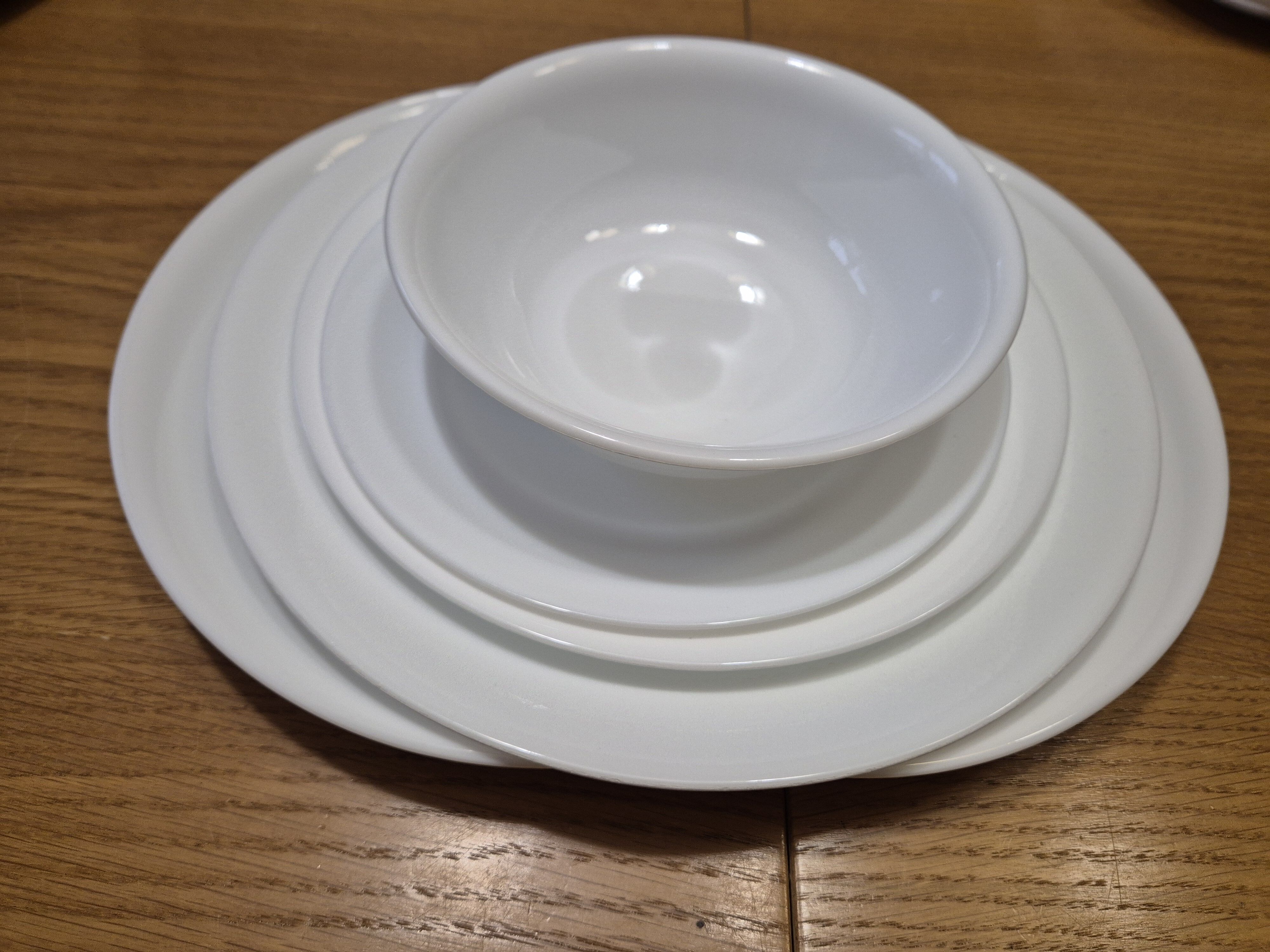 Oddam białe talerze za gorzką czekoladę