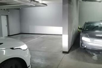 ŚW. JERZEGO 51, miejsce postojowe sprzedam