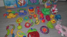 grzechotki - pierwsze zabawki