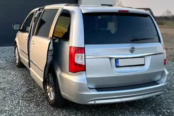 Wynajem samochodu z kierowca 