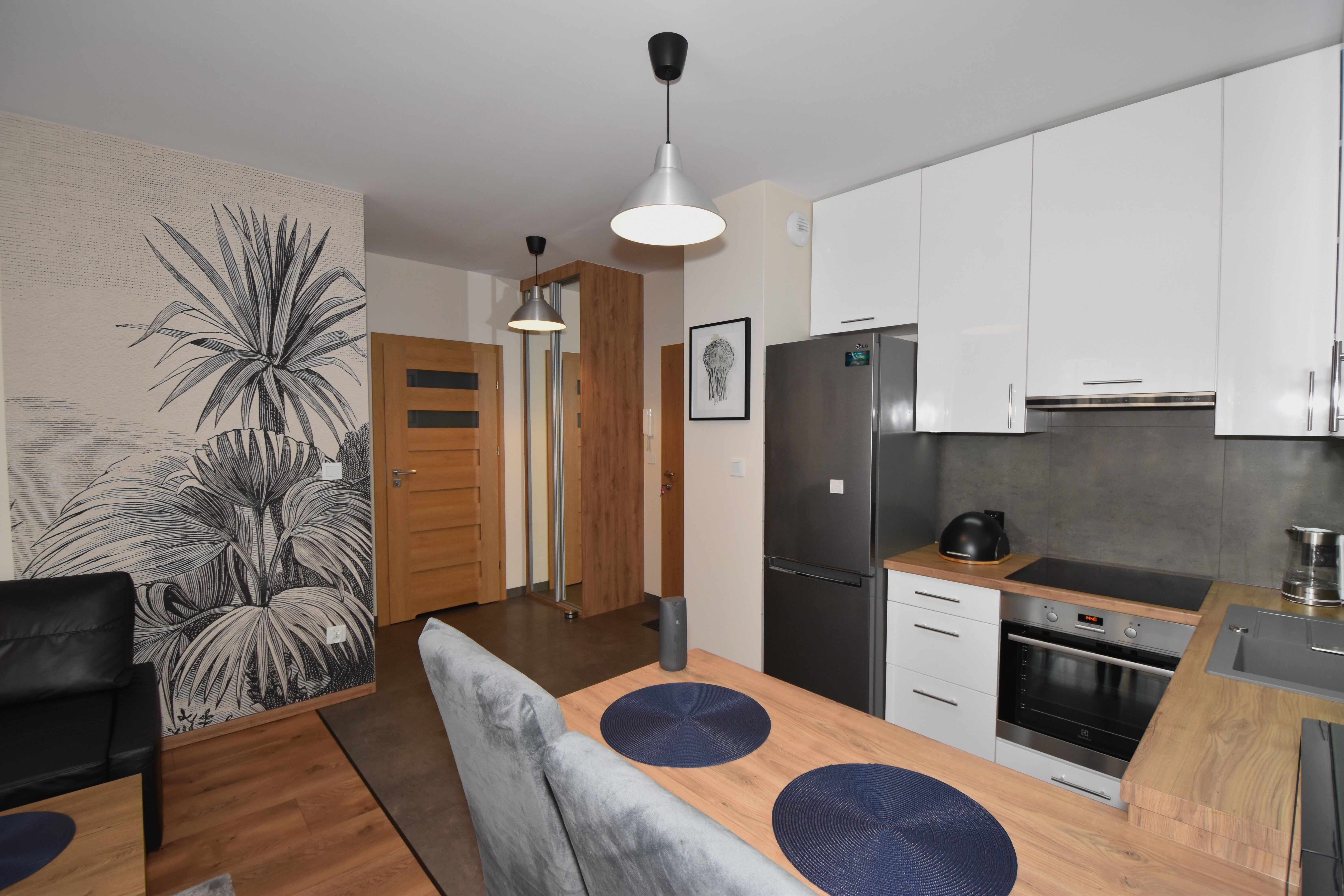 Apartament 2 pokoje, 42m2 z miejscem post. Centrum