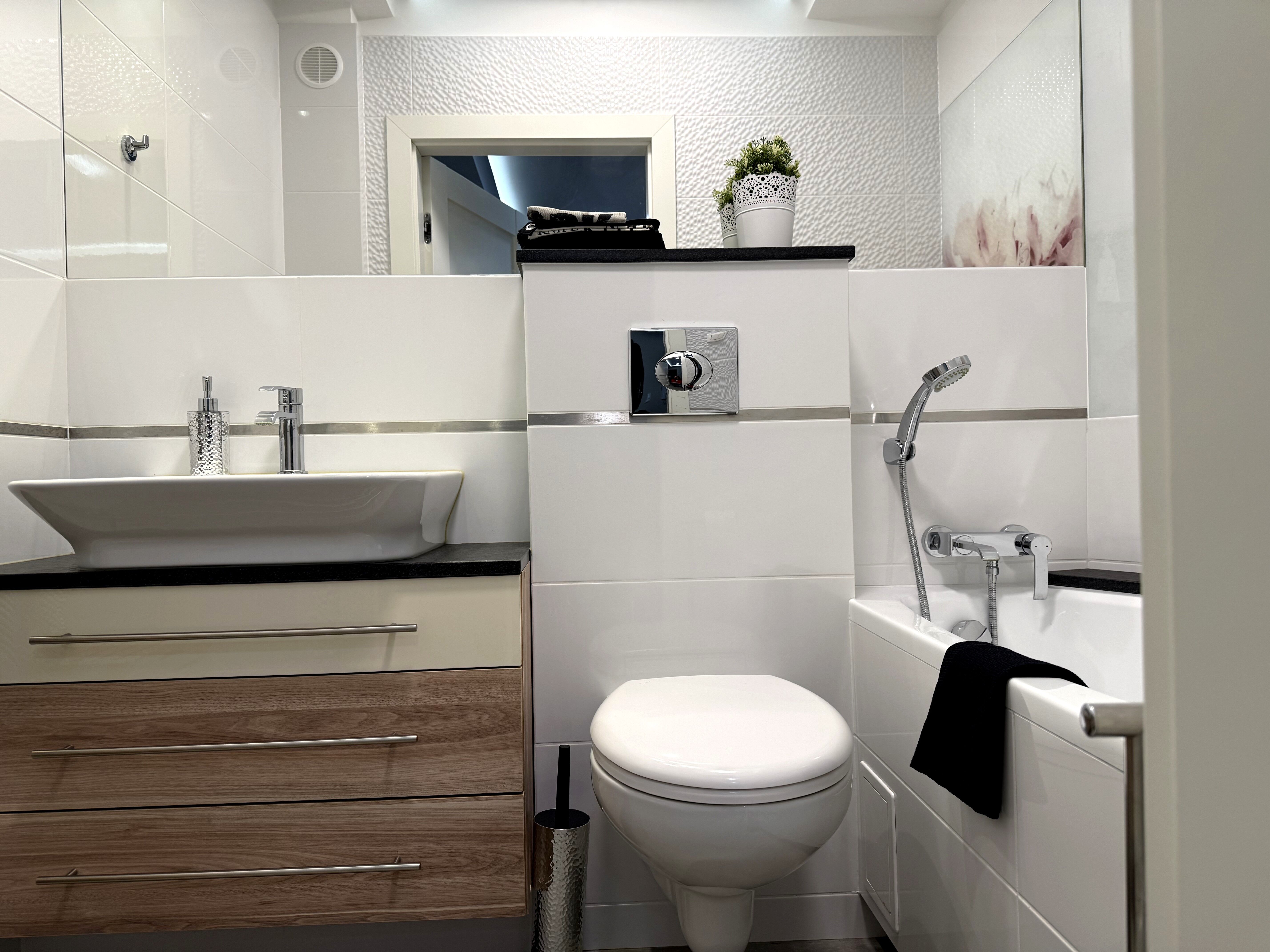 ** Lokal Mieszkalny wynajmę na Biuro **