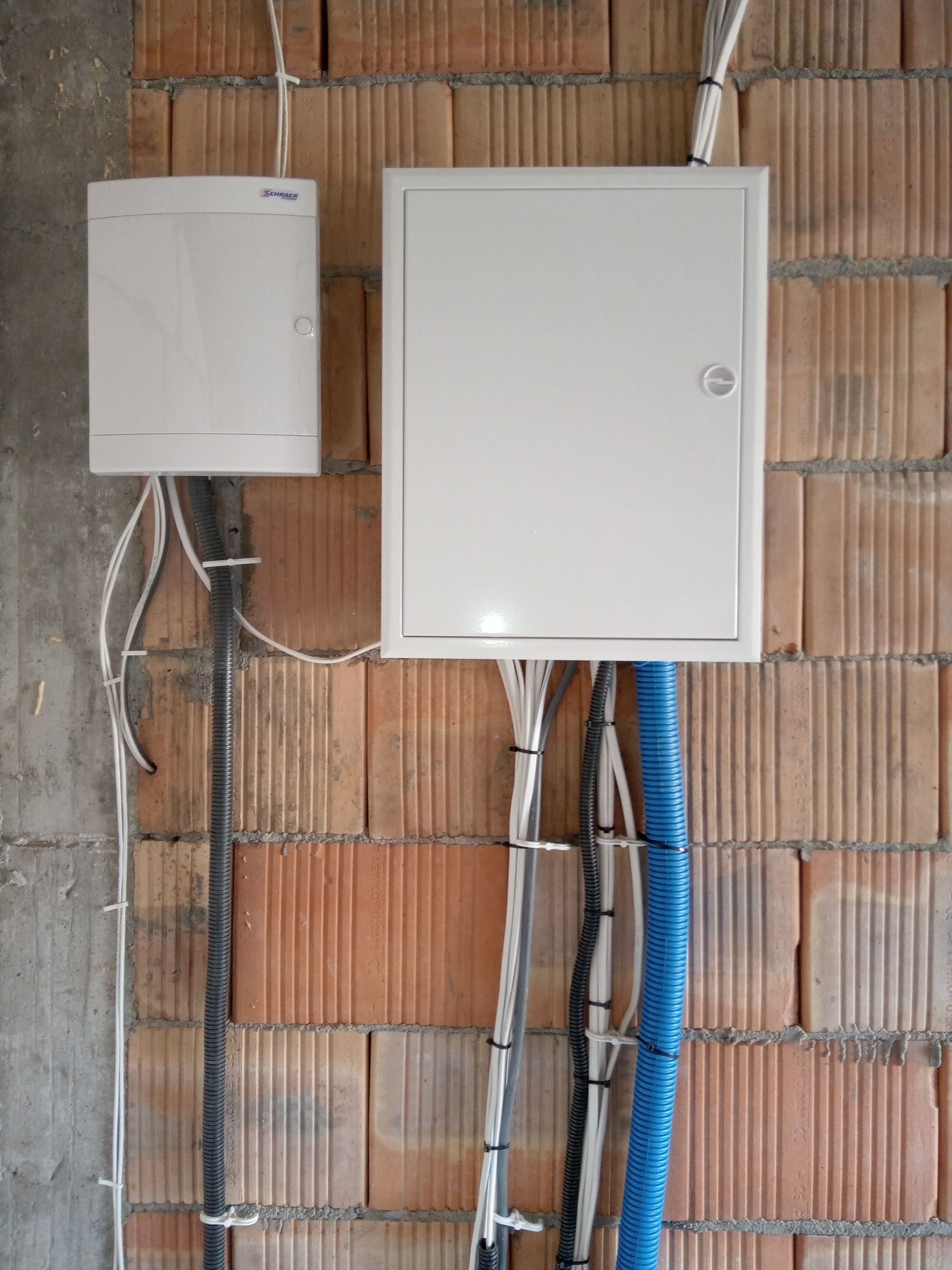 Elektryk , Instalacje elektryczne 