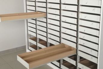 Meble apteczne magazynowe używane