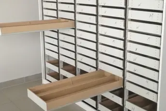 Meble apteczne magazynowe używane